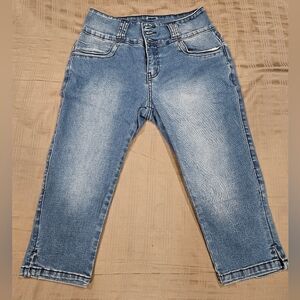 Curve Capris Jeans